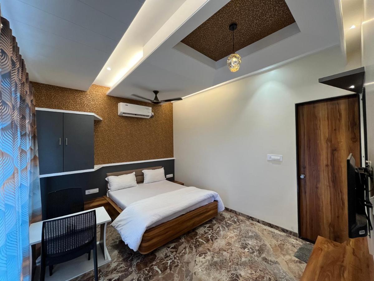 Hotel Aryadeep Phardapur Bagian luar foto