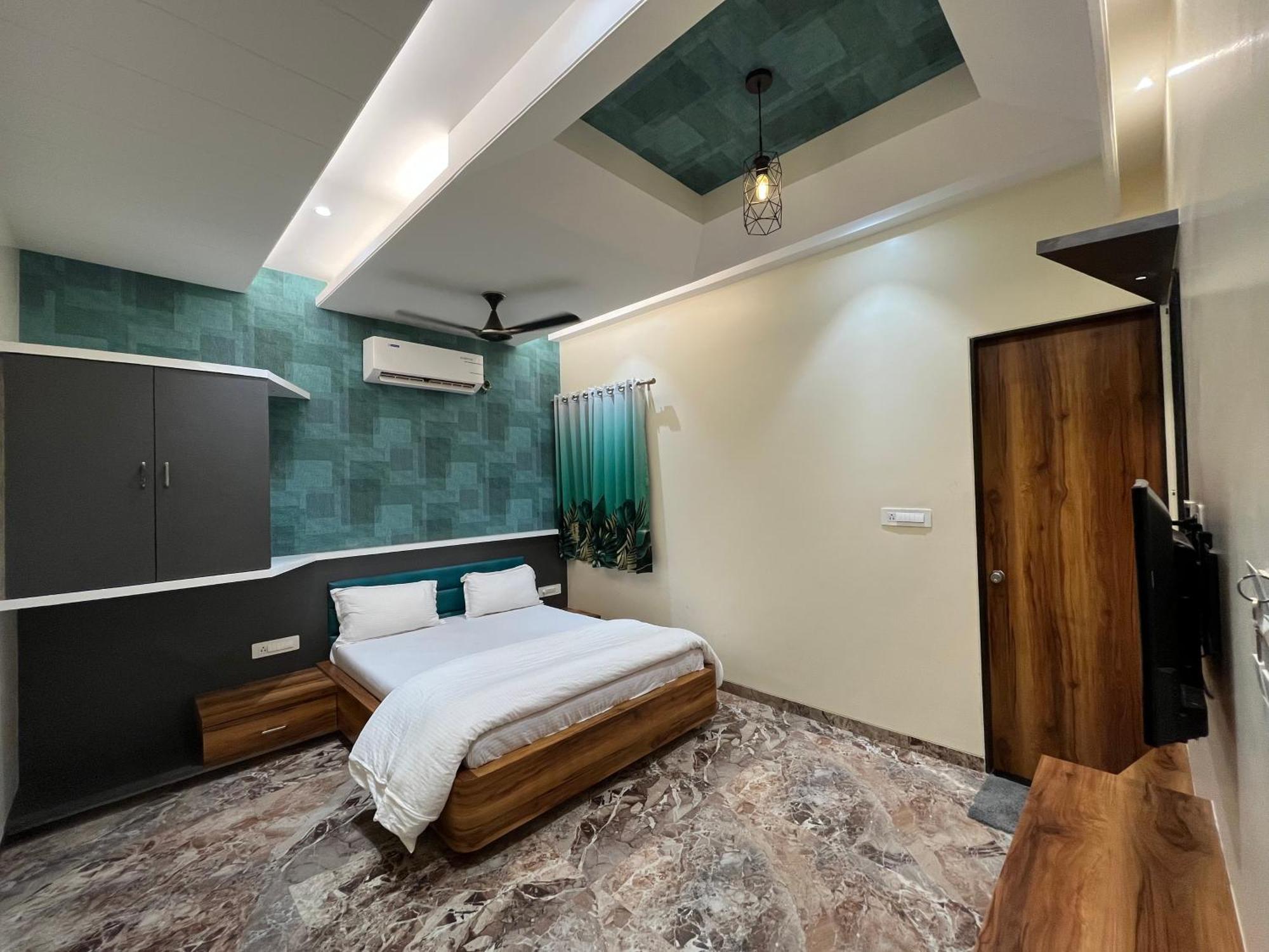 Hotel Aryadeep Phardapur Bagian luar foto