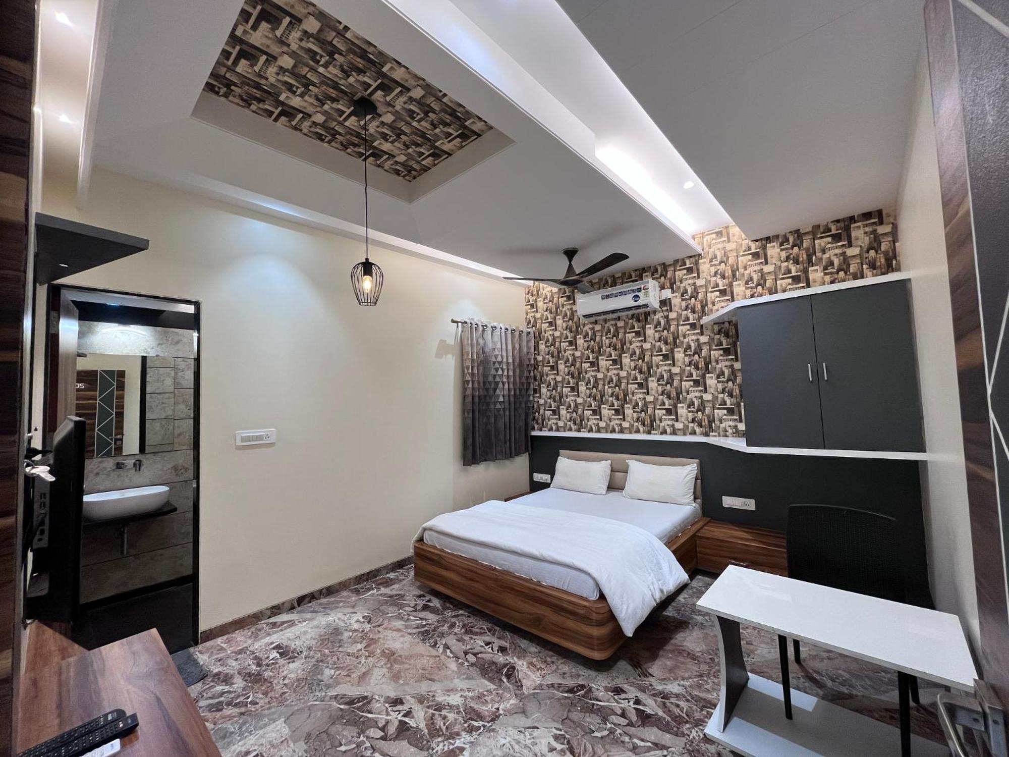 Hotel Aryadeep Phardapur Bagian luar foto